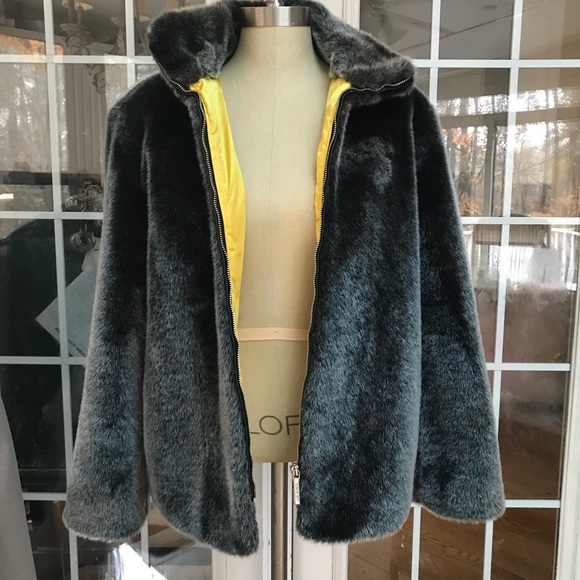 Moschino Jackets & Blazers - 🦋 Gorgeous Moschino Jean
